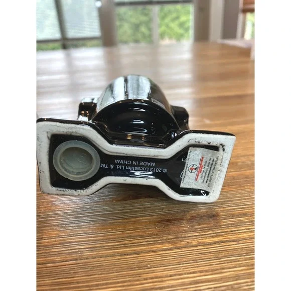 Star Wars R2-D2 And R2-Q5 Salt And Pepper Shaker Set Ceramic Disney NIB - Picture 8 of 8